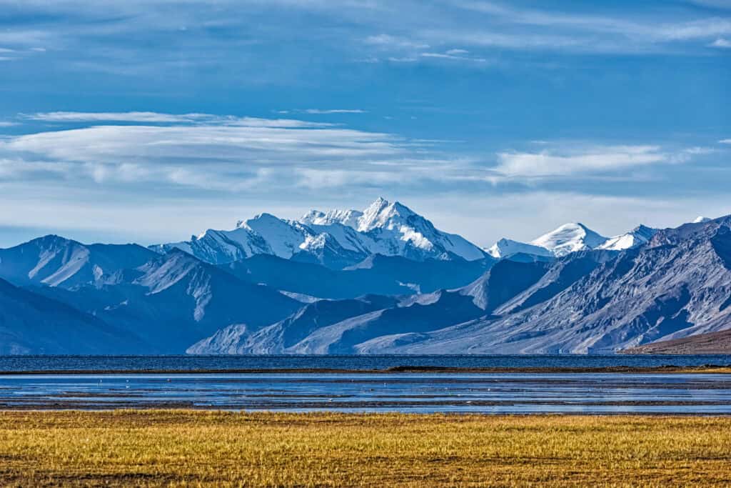 vecteezy himalayan lake tso moriri in himalayas ladakh 38567264